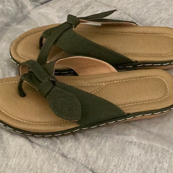 Olive Green Knot-Detail Flip-Flop - Yasirun - size 9(40) - new - Picture 7 of 8